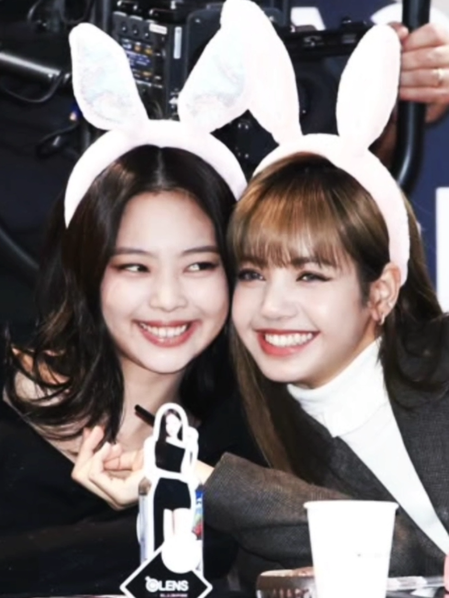 amo amizade delas #jenlisa #jenlisaedit #jennieedit #lisaedit #aesthetic #viral #4u #edit #foryoupage #Kpop #blackpink #explore #kpopfyp #kpopedit #fyp 