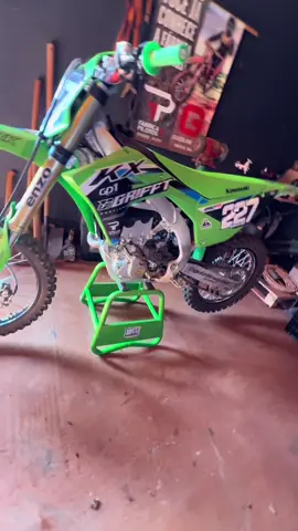 Bora limpar o filtro da kx 250f 2025!!! #mx #motocrosslifestyle #CapCut #motorcycle #mxlife #mxlifestyle #moto #life #kawasaki #manutencao 