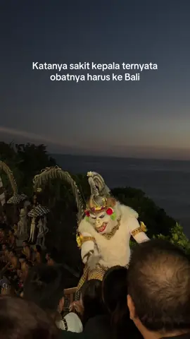 ternyata beneran sembuh sakit kepalanya 🤣🤣 yang mau beli tiketnya boleh klik di bawah ini  #tarikecakbali #tarikecak #tarikecakuluwatu #uluwatubali 