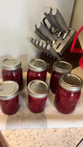 Let’s make 🍓 jam! #MadeFromScratch #MadeWithLove #Strawberryjam #BallCanning 