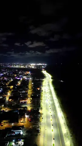 🌃 🇧🇯 Cotonou la nuit, c’est une vibe unique 🔥 Lumières, ambiance, énergie urbaine 🇧🇯 🎥 Momo of Afrika 👉 Abonne-toi si toi aussi tu veux voir l’Afrique autrement 🌍 #benintiktok🇧🇯 #cotonou229🇧🇯 #togolais228🇹🇬  #dronevideo #droneshot #momoofafrika #nightlife #cotnoubynight #beninvibes 