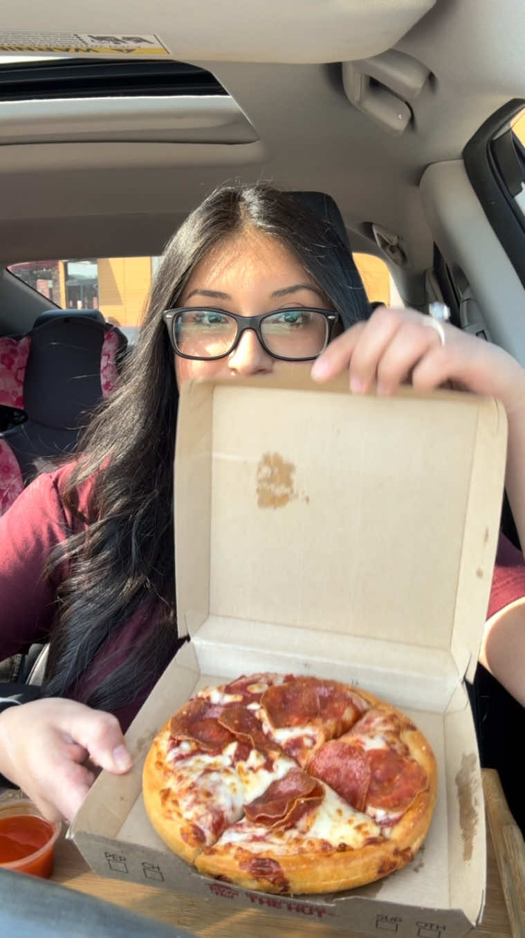 Pizza Hut mukbang! 🍕🍕@Pizza Hut #pizzahut #pizza #pizzamukbang #food #Foodie #fastfood #mukbang #foodreview #eatwithme #FoodTok #fyp #fypシ 