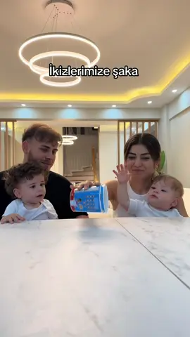 Masum masum vermemizi beklemeleri peki🤣 Rüzgar pek inanmadı gibi ama🤣