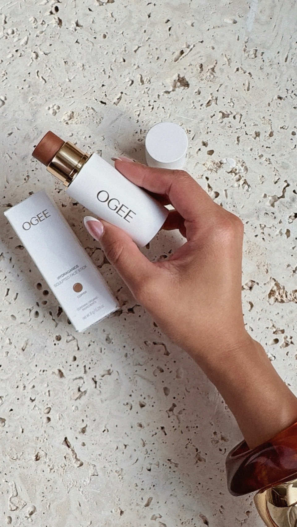 Blush? Bronzer? Why not both? @Ogee Luxury Organics said blonzer✨  -Sculpted Face Stick in Copper  Use code BEAUTYLIFEEVERYTHING-OGEEVIP and get a 15% discount on your #Ogee order 🛒 link in bio  • • • #CleanBeauty #Blonzer #SummerGlow #Glow #NoMakeupMakeup #MakeupForBeginners #AndSave 