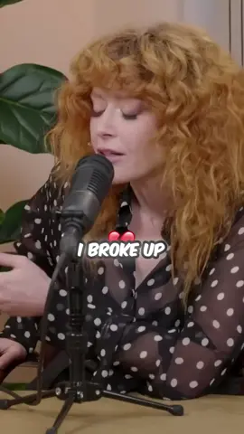 Heartbreak can hit hard, but sometimes a book can help navigate those turbulent waters. 🌊📚 Natasha Lyonne shares a transformative moment when she was introduced to Nora Ephron's Heartburn during a challenging time. This isn’t just a story about love lost; it’s about vulnerability, authenticity, and the raw human experience. With poignant reflections on Nora's brilliant blend of humor and heartbreak, Natasha reveals how this iconic work resonated deeply, shifting her perspective and helping her shed layers of toughness that no longer served her. Dive into this heartfelt exploration of literature's power to heal and connect us all. 💔✨ Transform your view on relationships and self-discovery with some of today’s brightest stars, including Amy Poehler, Ronan Farrow, and Jeremy O. Harris, as they discuss the layers of life and art. #Heartburn #NoraEphron #NatashaLyonne #Heartbreak #Literature #SelfDiscovery #Authenticity #BookRecommendation #MentalHealthMatters #BehindTheScenes #WomenInFilm #LifeLessons #Vulnerability#goodhangwithamy#amypoehler#goodhang#goodhangwithamypoehler