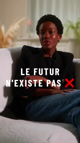 Et si la bonne et la mauvaise nouvelle était de découvrir que le FUTUR N’EXISTE pas ?  Le temps passe et pour celui qui se bouge et pour celui qui stagne.  Le temps ne donne rien, ne prend rien, n’embellit rien et ne répare rien. Il ne fait que révéler ce qui a été semé comme action à chaque fois qu’il passe devant la porte de notre vie. T’aime pas ta vie d’aujourd’hui ? Change tes habitudes ! Tu veux changer des habitudes ? Ose poser ta première action malgré la peur, malgré la pression parce que tu ressens cet alignement en toi !🔥 #mentalitéfavorable  #sachezfaireladifference  #vieidéale  #developpementpersonnel  #knowyourwhyandjustdoit  #sandykuams 