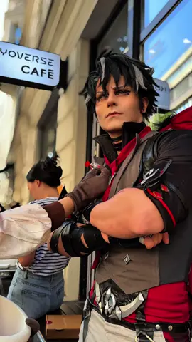 but why doesn't he ever accept? they were so good! @hoyoverse_cafe @Taryn Cosplay  #GenshinImpact #hoyoverse #grnshinimpactcosplay #wriothesley #wriothesleycosplay #kleecosplay 