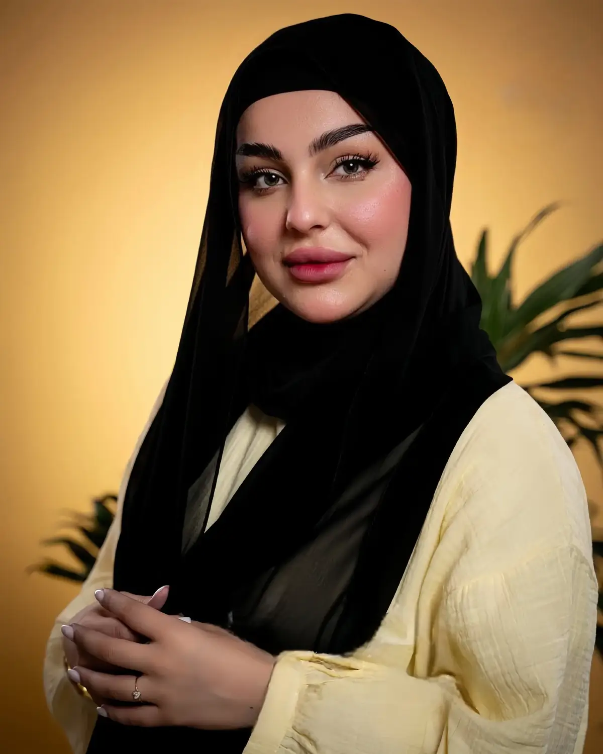 🖤 شال جرجيت أسود - فحم 🖤 القطعة اللي تكمّل اللوك بأناقة ونعومة! خامة خفيفة، انسيابية، وتفاصيلها تحچّي عن ذوقچ العالي ✨ 📌 متوفر الأصل فقط 💰 السعر: ٧ آلاف 📍 للطلب والاستفسار راسلونا عالصفحة ماتعوفين هالجمال بسهولة! #حجابات_غزل #شال_جرجيت #حجاب_راقي #ستايل_ببساطة #الأسود_سيد_الألوان