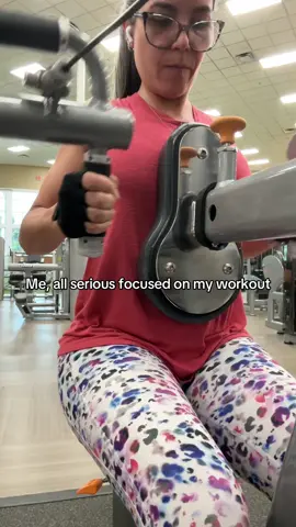 Lifting while listening “La de la mala suerte”??? 10/10 Highly recommended @Jesse & Joy 