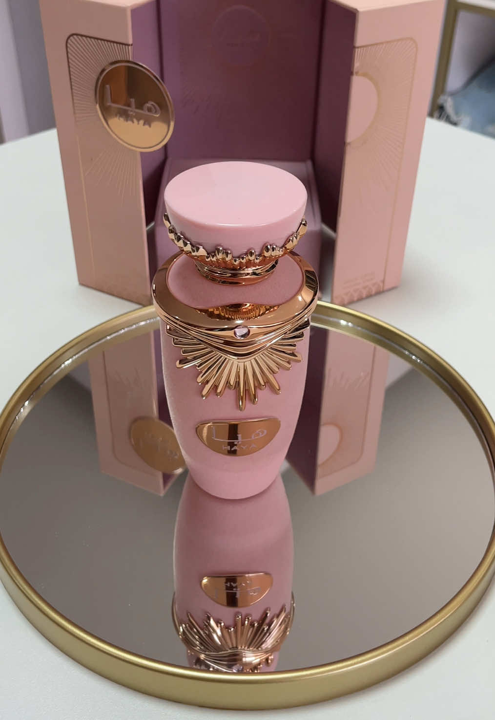 Perfume Lattafa Haya- uma bela mistura de notas florais e amadeiradas que criam um perfume único e cativante. #perfumearabe #perfumetiktok #haya #perfumes #fyp 