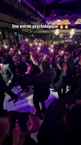 Peut être c’est le Bercy de Tiakola et pas l’entrée du marié #wedding #entrance #congolesetiktok #congo #tiakola #fyp 