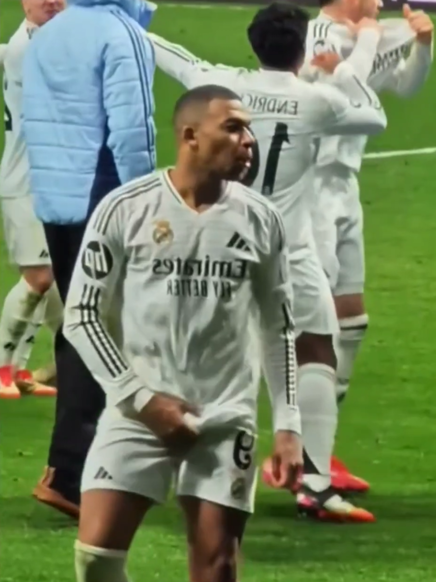 Mbappé #gatosdabola #gatosdofutebol #futebol #mariachuteira #mbappe #realmadrid 