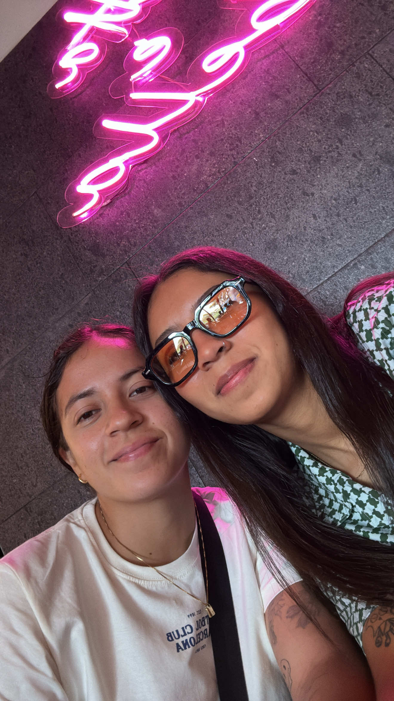 lit sí jajajajaja @ilianalagunesv @Iliana & Ximena 👀 | #wlw #🏳️‍🌈 #lgbt #lgbt🌈 #lesbian #LoveIsLove #fypシ゚ #creatorsearchinsight #creator #TikTokShop #howtogoviral #gay #lesbians #viral #gf #Love #romance 