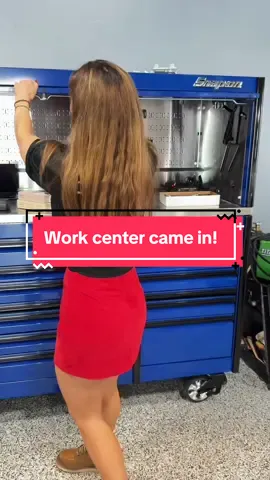 Toolboxes that make a difference. This shop does it all and this #snapon toolbox helps them accomplish it all! #toolbox #toolsyouneed #creatorsearchinsights 