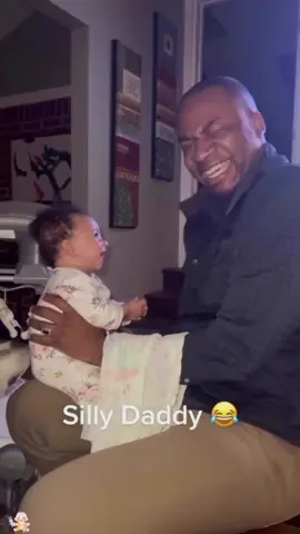 The baby will laugh at little things and make you happy all day long.#fyp #foryou #funnyvideos #funny #cute #baby #tiktok 