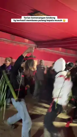 Acara adat pa'tungkasan/pa'paturunan gandang alm.Bapak Edward Lantho (Papa Pambe) Pangngulu Bassi Tandukkalua' Palasa Maroson. acara adat diadakan di Lempo Litak, Desa Pambe, Kec.Tandukkalua', Kab.Mamasa. #acaraadat  #tandukkalua  #mamasaid  #viralvideo  #fyppppppppppppppppppppppp  #tiktok 