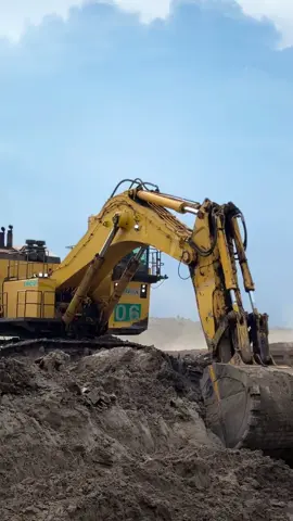 #excavator #tambangbatubara #buma 