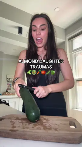 Almond mom hacks I learned growing up in case you didn’t hahahaha #seamoss #pearlpowder #clearskin #clearskintips 