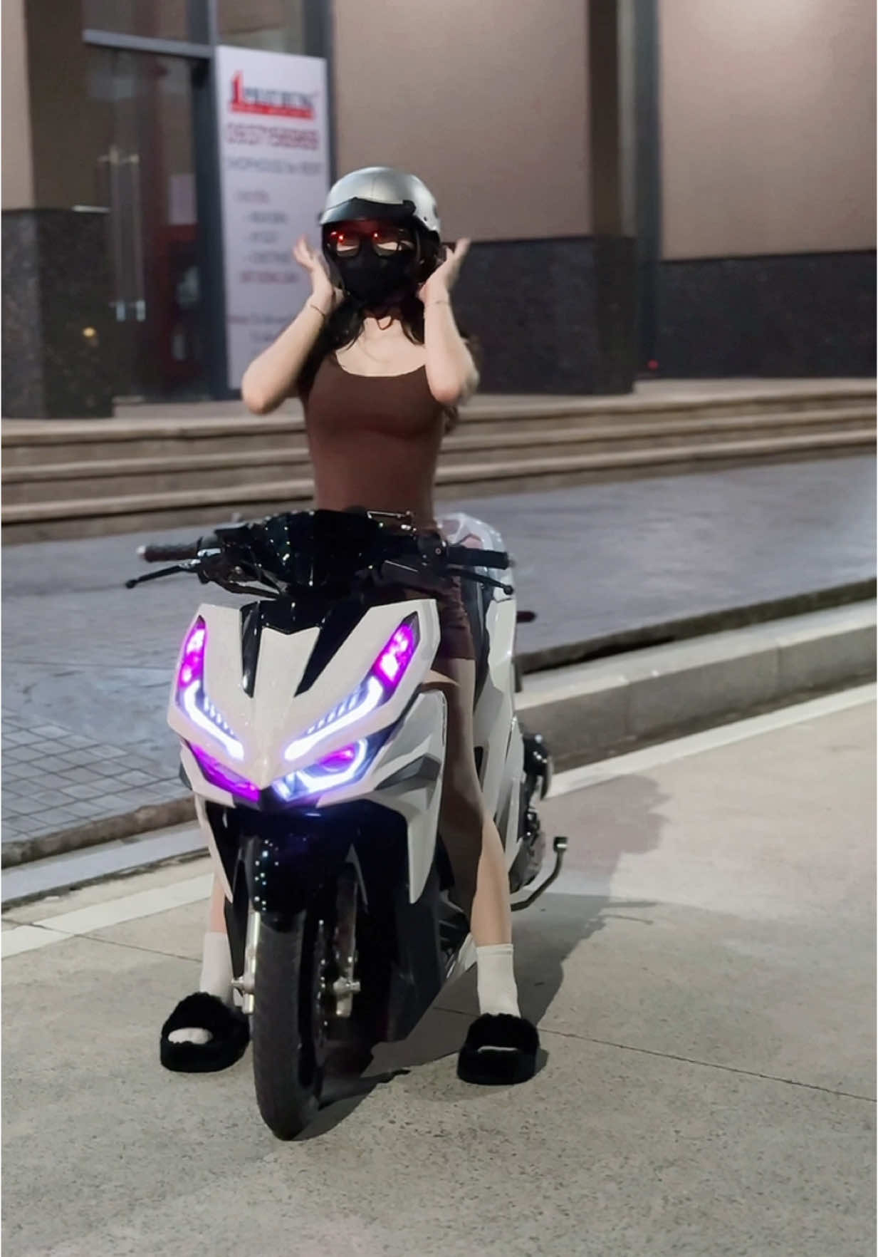 Dàn chân hơi đen nhỉ 🥹#click125i #vario125 #varionistyindonesia #xuhuong #fyp 