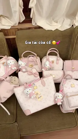Team ghiền Hello Kitty đâu gòi ☺️ #hellokitty #túi #borryrosa #tuideocheo #xuhuong #embehan04 #muataitiktok 