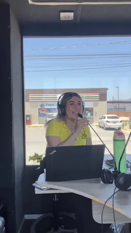 Hoy transmitimos el programa desde las calles 🫶🏼💞 para que nos escuchen de 10-2pm por 90.7 lamejor #kimberlyluquin#tijuana#locutora#lamejor907tj#fypシ゚ 