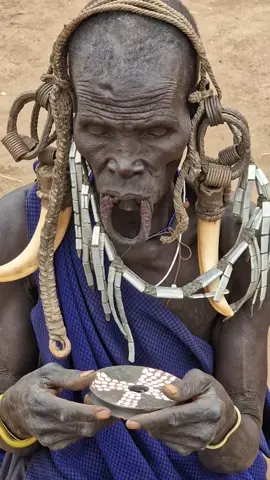Mursi tribe Omo Valley Ethiopia. #Ethiopia #OmoValley #omoriver #tribes #mamaruethiopiantours #mamarulocalguide #omovalleytribes #omovalleytour #omovalleylocalguide #africa #travel #travelblogger #travelafrica #travelethiopia #seeafrica #visitafrica #facepainting #mursi #mursitribe #mursitribes #visitomovalley #omoadvisor #mamaru