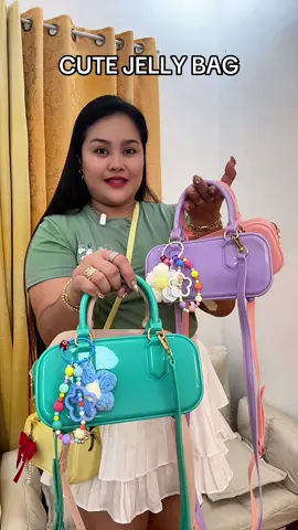 #slingbag #jellybag #womensbags #ladiesbag #cutebag 
