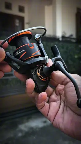 Ini nih Seahunter Black Arrow, apa bedanya dengan versi dari Seasir? #mancing #mancingmania #reelpancing #reelpowerhandle #seahunterblackarrow #seasirblackarrow 