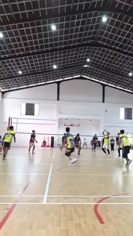 Lagi lagi @Ryan Ambon #tarkam #volleyball #antar #desa #pangandaran #CapCut 