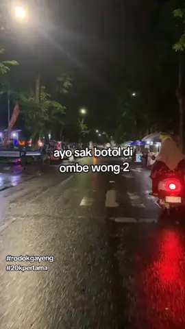 teh pucuklo, duduk aneh