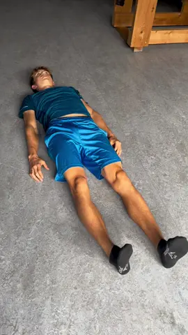Pelvis movements …#feldenkrais #achtsambewegen #awarenessthroughmovement #beweglichkeit #bewusstheit #BookTok 