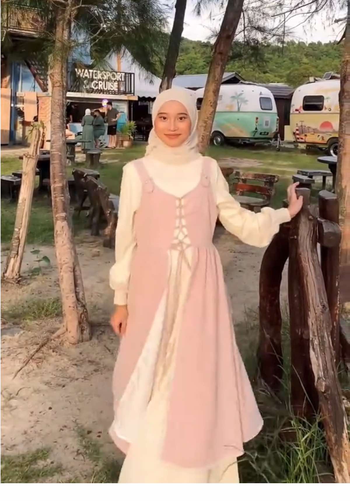⏳ Countdown Begins!🏰 Your fairytale set drops in 3 hours!✨ — be there! 💖 #laleesa #OOTD #fyp #eiddress #newcollection #trend #Ramadan #tiktokshopmalaysia #cottagecore #TikTokFashion #laleesatiktok