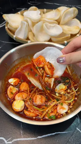 Nay ăn vặt với tui nha🤣 #ancungtiktok  #comnhacungthu  #xh  #trending  #nauan  #fup 