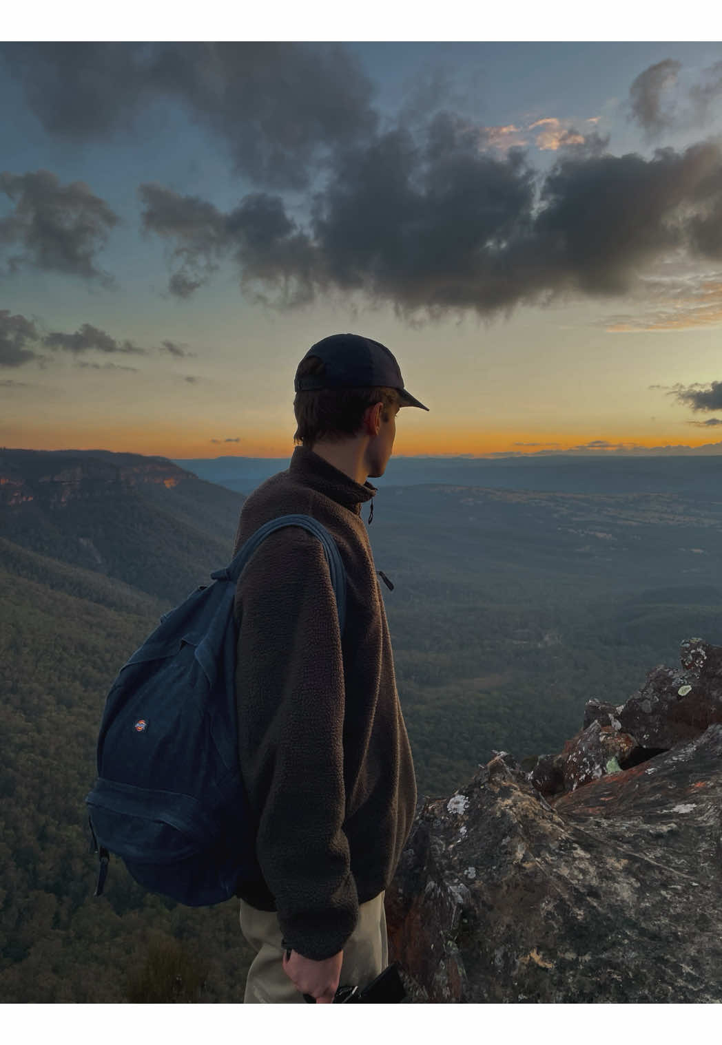 hiking through dusty divot ⛰️   #bluemountains #sydney #travel #Vlog #fisheye #davinci #aesthetic #adobe #sony #fx3 #zve1 #a7s3 #premierepro #colorgrading #creator #creative