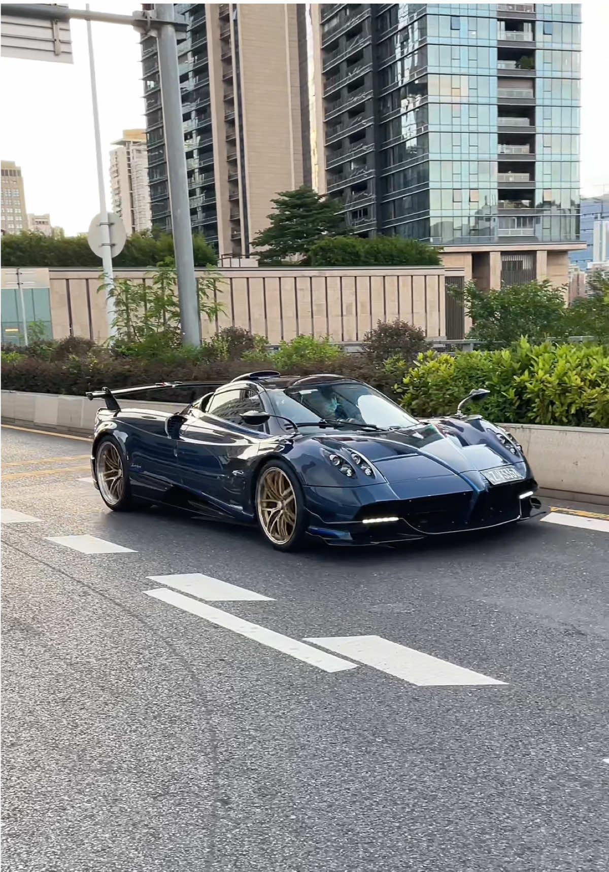 Pagani Huayra BC - $3,5 Million #shanghai #pagani #sieuxe #Lifestyle #fyp #hypercar 