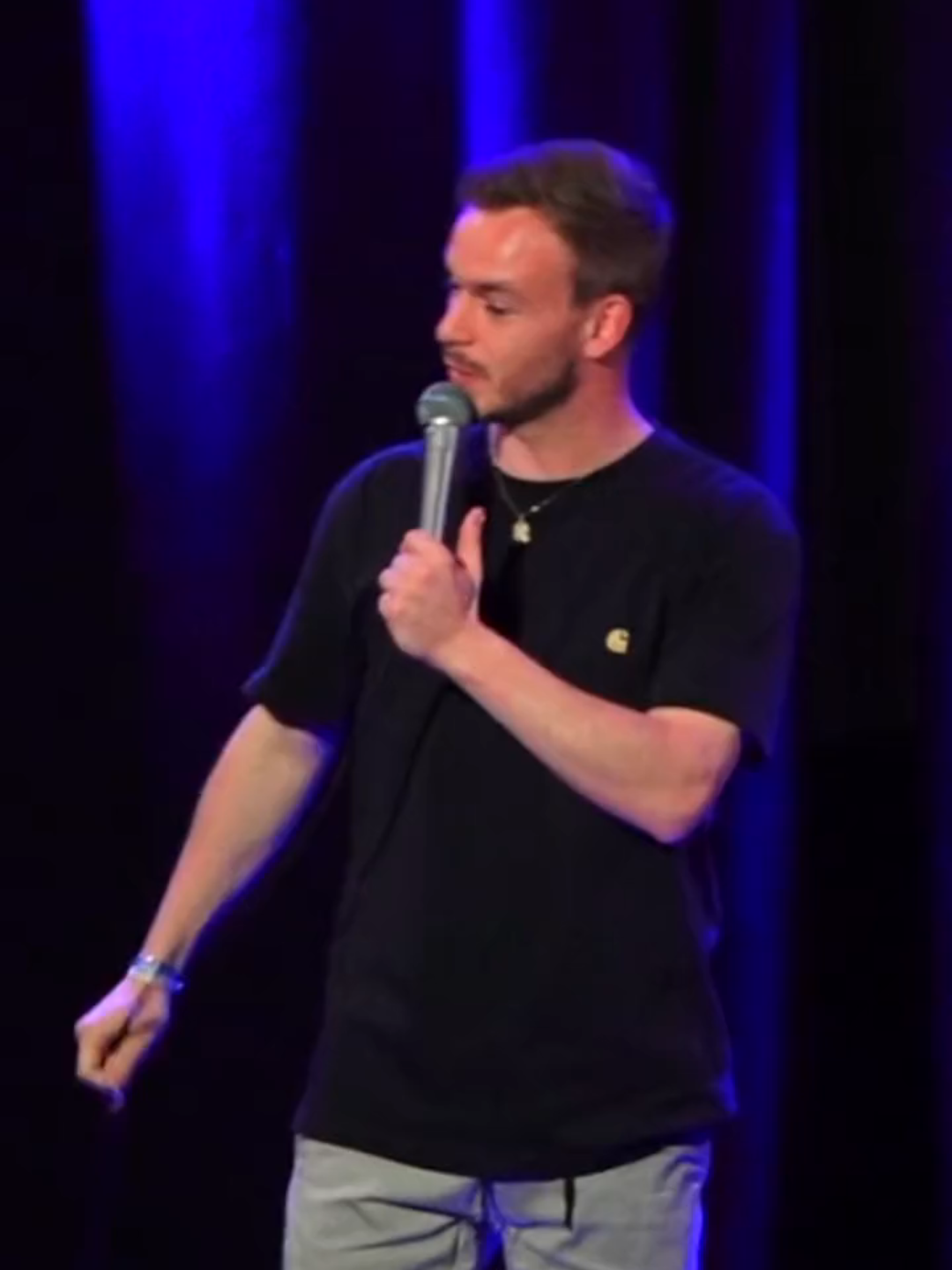 En spectacle à Paris, Concarneau, Selestat, Caen, Bordeaux...
