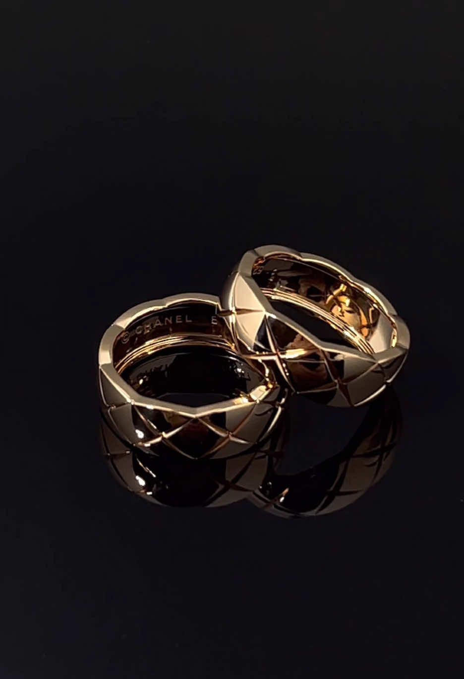 샤넬 코코크러쉬 반지 #chanel #cococrushring #coco #cocochanel #ring #jewelry #샤넬 #코코크러쉬 #반지 #샤넬주얼리 #센조 #senzo #주얼리 #주얼리제작  ✨센조 주얼리 맞춤 제작 전문업체✨ 11년간 이어온 센조의 노하우로 최상의 퀄리티로 맞춤 제작하고 있습니다. 💎자체 공방 운영 / 100% 주문제작 💎상품 중량 오픈 / 단가제가 아닌 중량제 💎제품 출고 후에도 최상의 케어 서비스 제공 👉🏻공식사이트 : senzo.cc 👉🏻상담카톡: senzo 