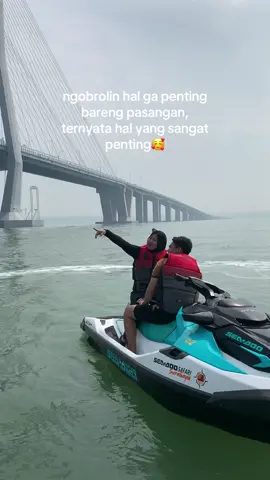 hayuu ajak pasangan kalian😍 . . #jetski #jetskisurabaya #exploresurabaya #wisatasurabaya #seadoosafari #infosurabaya #surabayatiktok #surabaya #suramadu #fyp #fyppppppppppppppppppppppp #jembatansuramadu 