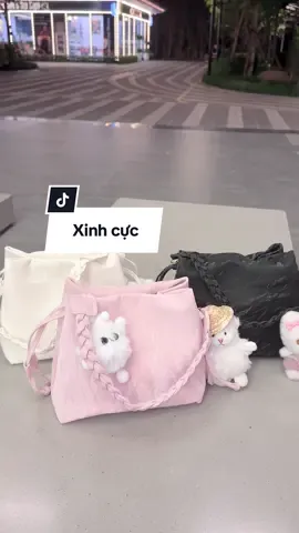 Xinh lắm luôn nha, 1 dây đeo vai, 1 dây đeo chéo. Túi đi choei xem phim hẹn hò#hottrend #tuiditiec #xuhuong #hottrend #tuideocheonu #tiktokthoitrang #xuhuong #LearnOnTikTok 