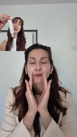 Collaboration commerciale // Merci à la gamme Mêla de chez @Topicrem_france d’avoir pris contact avec ma petite voix pour préserver mon capital peau et stopper l’apparition de mes taches pigmentaires ! #routine #topicrem #skincare #hyperpigmentation 