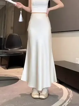 in my satin skirt era >> #longskirtidea #trending #outfitrecommendation #skirtoutfit #outfit #viral #foryou #fypp #fyp #skirtreco #satinskirt #longskirt #schoolfriendlyskirt #denimskirt #skirts 