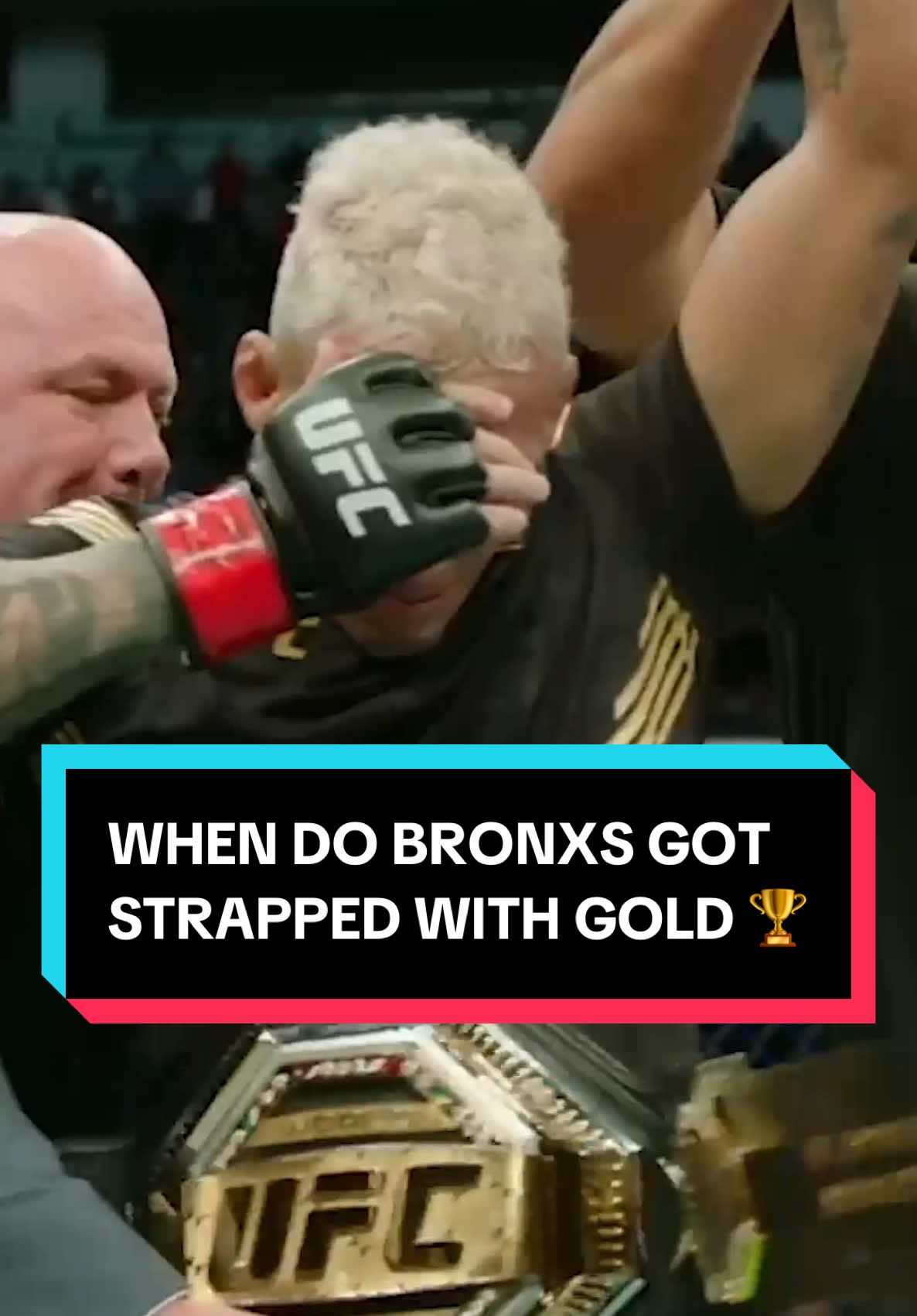 Find someone who looks at you the way that Charles Oliveira looked at the UFC lightweight belt when he realised a dream 🤩🇧🇷 #ufc317 #UFC #mma #ufctok #mmatok #iliatopuria #charlesoliveira #elmatador #dobronxs #ufcbrasil 