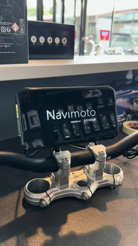 CarPlay/AndroidAuto for your motorcycle🏍️ link in bio! #navimoto #carplay #androidauto #motorcycle #bikersoftiktok #vosossmotoren 