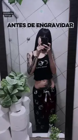 Antes de engravidas  X Agora com 6 meses de gravidez 🖤✨🧛🏻‍♀️ Será que o corpo volta ao normal gente ????🙄😱#gravidez #alternative #gravidas 