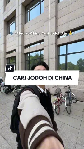 Di sini bukan anaknya yang sibuk cari pasangan, tapi orangtuanya 😧. — Ada mama-papa yang dateng ke pasar jodoh, bawa daftar profil anaknya, lengkap! 😮 — Emang beda ya budaya cari jodoh di sini 😭🙏. #SandyInChina #CariJodohChina #GegeChina #JiejieChina #SuamiChina #IstriChina #PacarChina #OrangChina #NikahOrangChina #MahasiswaChina #KuliahdiChina #KehidupandiChina  #ChinaUniversity #StudyInChina #StudyAbroadChina #KuliahLuarNegeri #KuliahDiBeijing #ChinaVibes #ChinaLife #BeijingLife #ChinaTravel #BelajarMandarin #KuliahMandarin #MandarinSusah #Fyp