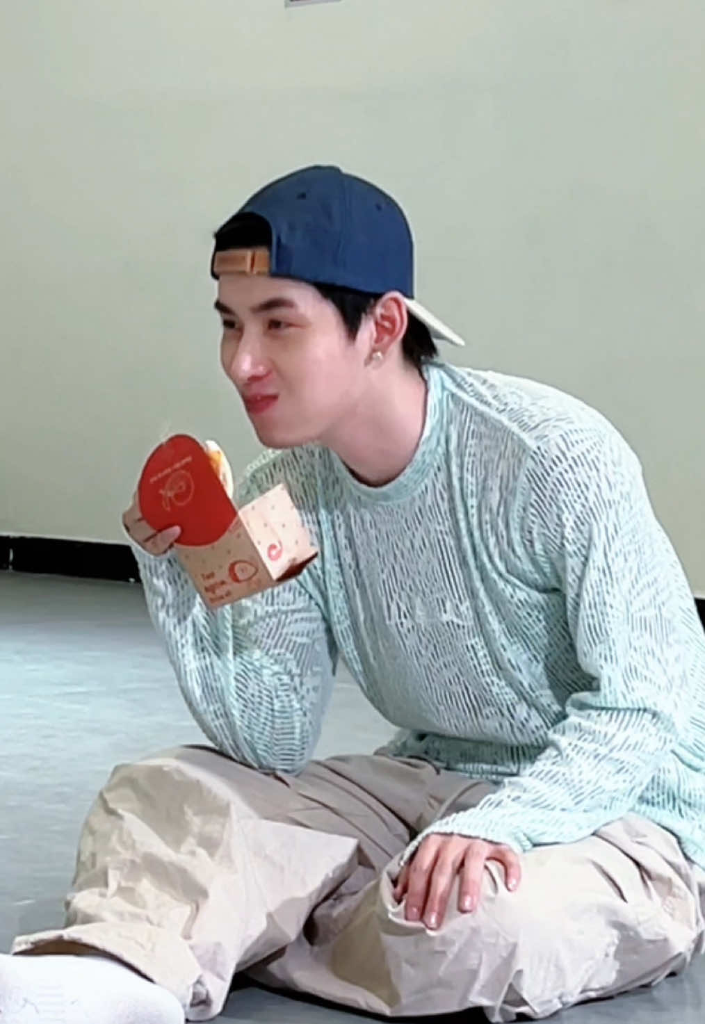 Mời cả nhà đến với food tour phòng tập của Gấu iu nha 😋🫕 #GeminiHungHuynh #GeminightFanMeeting2025 #GUTLabel 