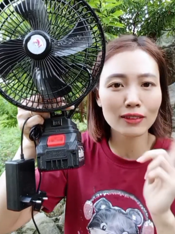 quạt tích điện pin 10 cell một bộ như thế này chưa tới 300k  cái giá này nó đang được trợ giá khuyến mãi nên cả nhà mình tranh thủ  mua nha #quattichdiendeban #quattichdienpin10cell #quattichdien #quattichdiendoimoi @PhạmHà 🍊 