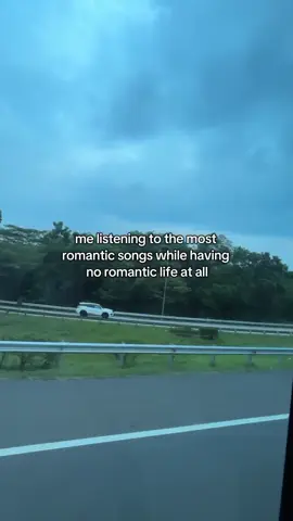 dengerin anything 4u sehari 3x #lany #song 