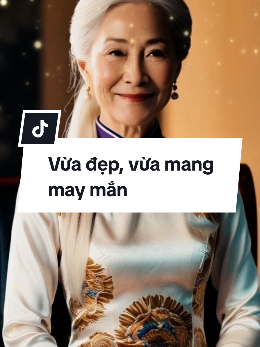 các con ơi bà đã chứng kiến biết bao gia đình đổi vận,chỉ nhờ một chiếc vòng trầm hương 118 hạt,không phải ngẫu nhiên,mà giới phong thủy AI cũng xem nó là vật hộ thân,chiêu tài dưỡng khí,vòng này được làm từ trầm hương Việt 18 25 tuổi,hạt tròn mịn mùi thơm nhẹ nhàng nhưng sâu,càng đeo lâu hương càng rõ bóng càng đẹp,khi đeo lên Tay từng hạt trầm sẽ ma sát vào da,kích hoạt năng lượng tích cực giúp tâm an ngủ ngon,khí huyết lưu thông tránh tả dưỡng phúc,không chỉ vậy hương trầm còn thanh lọc không khí đuổi uế khí,bảo vệ sức khỏe Cho cả nhà,đặc biệt vòng còn chế tác Theo màu hợp bản mệnh,giúp cầu tài giữ lộc,hóa giải vận xui Theo từng mệnh riêng,Kim mộc thủy hỏa thổ đều có,nhanh Tay vào giỏ hàng mua Cho mình một chiếc,hoặc làm quà biếu Cha mẹ,chẳng khác nào gửi phúc rước may về nhà,đừng chần chừ kẻo lỡ duyên trầm quý bà nói rồi,AI đeo sớm người đó Vượng trước. #ba6tuvi #vongtram108hat #vongtramhuong #vatphamphongthuy 