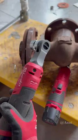 Muy rentable, la potencia puede superar a la llave de trinquete eléctrica de Milwaukee. #wrench  #electrician  #sparky  #sparkylife  #fouryou  #ElectricianTools  #tool  #tiktokshopcreatorpicks  #tiktokshopmemorialday  #tiktokshopsummerturnup  #CozyCountdown  